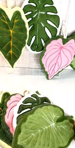 Khăn Lau Tay Hình Lá Có Móc Treo Tiện Dụng