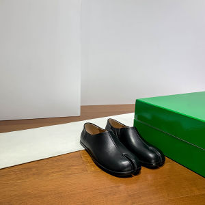 Niche Style Split Toe Grandma Shoes 2024 Spring New Arrival Genuine Leather Flat Bottom Lazy Shoes Soft Leather Trotter Horseshoe Deep Mouth Flats