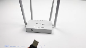 ZBTlink SpeedyMesh 300Mbps Wireless Router dengan 4 Rantai & 3 USB - Merah Tua