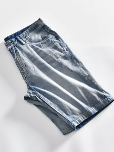 กางเกงขาสั้นยีนส์ทรงตรงลำลองสำหรับผู้ชาย ทรงหลวมสบาย ๆ สำหรับฤดูร้อน กางเกงขาสั้นทรงห้าแฉก ผ้าฝ้ายผสมโพลีเอสเตอร์