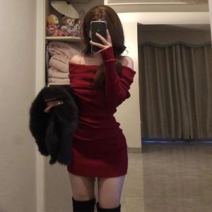 PEIZIXUAN | Đầm Knit Elegance Màu Đỏ Dáng Trễ Vai