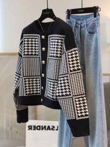 Outlet Exclusive Long Sleeve Cashmere ถัก คาร์ดิเกน ผู้หญิง ฤดูใบไม้ร่วง ฤดูหนาว ลายสก็อต ขนสัตว์ เสื้อโค้ท หลวม Fit Heattech Fever Style