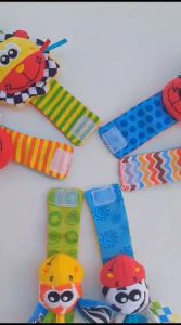 Mainan Bayi Aman & Nyaman: Rattle Gelang Kaos Kaki