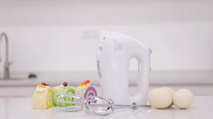 Electrolux เครื่องตีไข่ เครื่องผสมครีมมือถือแบบไฟฟ้าในครัวเรือนกำลังสูง เครื่องส่งครีมเค้กเบเกอรี่(รับประกัน 1 ปี จัดส่งจากกรุงเทพฯ)