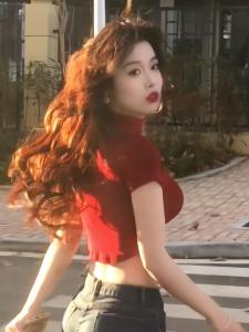 เสื้อยืดคอตั้งสีแดง แขนสั้น เข้ารูป เส้นใยน้ำแข็งถัก เสื้อแขนกุดแบบเข้ารูป แขนกุด เสื้อผ้าทำงานสไตล์เกาหลี ฤดูร้อน