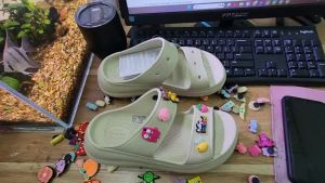 Dép lê nhựa 2 quai cross crush cao 7cm chuẩn xịn full box tặng 10 sticker