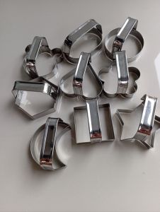 Cetakan cireng bentuk karakter 9macam ukuran besar 8cm