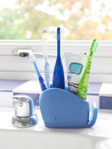 Creative Cute Silicone Large Whale Toothbrush Holder Electric Toothbrush Storage Rack Brush Head Organizer Placement Bracket