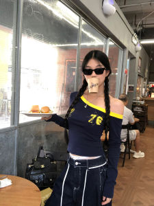 Red Celebrity Club Womens Long Sleeve T-Shirt Shoulder Bared Slanting Neckline Base Shirt Inner Wear Autumn 2025 New Style