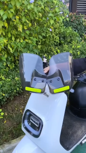 1 bộ bảo vệ tay lái xe máy . hàng chính hãng