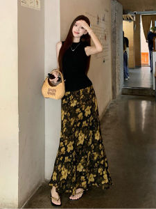 Trendy Unique Fashion Sleeveless Vest and Flower Half Skirt Set