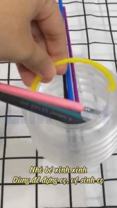 Ly rửa cọ vẽ bằng nhựa có thể gấp gọn. Ly đựng cọ vẽ đa chức năng