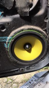 ดอกลำโพงรถยนต์ ลำโพงเฟสปลั๊ก 6.5 นิ้ว 320W 4 Ohm เสียงกลางเด่น ฟังชัด พุ่งไกล แม่เหล็ก 100 มิล หนา 15 มิล คุณภาพดี ทนทาน