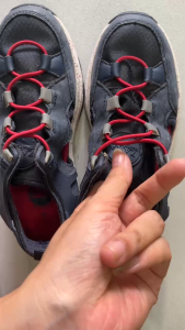 THANH LÝ giày dép hiệu giá rẻ (giày dép bé trai bé gái đã qua sử dụng) thanh lý cho rộng nhà