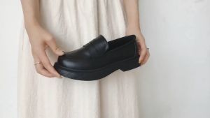 ผู้หญิง ใหม่ รองเท้า ฤดู ไม้ แบน สีดำ รองเท้า เดี่ยว เท้า เนื่องจาก วิทยาลัย อังกฤษ ปาก ตื้น รองเท้า หนัง