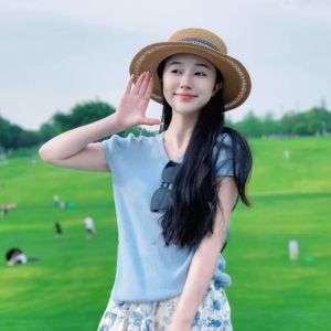 VKSOD | ชุดเสื้อยืดลายดอกไม้สัมผัสทะเลและกระโปรงสั้นฤดูร้อนสำหรับผู้หญิงวัย 25-35 ปี คอลเลกชันฤดูร้อน 2025 คอกลมแขนสั้น