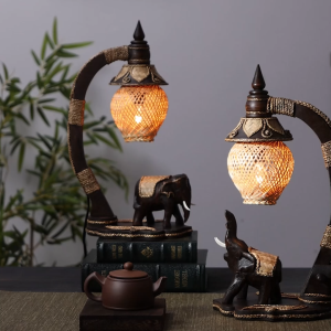 ห้องนอนศึกษาวินเทจพรีเมี่ยมความรู้สึกบรรยากาศแสงโฮมสเตย์โรงแรมไม้เนื้อแข็งโคมไฟข้างเตียงไม้เนื้อแข็งช้างไม้ไผ่สานโคมไฟตั้งโต๊ะ