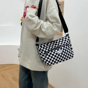 Tas Selempang Wanita Catur: Tas Shoulder Sling Bag dengan Kualitas Tinggi