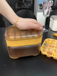 Ice Cube Tray Ice Cube Maker Baby Food Maker Silicone Ice Mould with Ice Scraper Tools 制冰盒