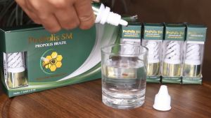 Obat Hidung Gatal dan Sering Bersin Obat Rhinitis Alergi Obat Hidung Tersumbat / Mampet Obat Hidung Meler Terus Sakit Tenggorokan Mata Gatal Berair Obat Untuk Hentikan Bersin-Bersin Obat Sinusitis Obat Flu / Pilek Menahun Propolis SM Herbal Alami