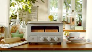 BRUNO Steam & Bake Toaster in Greige