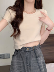 เสื้อยืดแขนสั้นทรงสลิมฟิตสำหรับผู้หญิงในช่วงฤดูร้อนปี 2024 เสื้อยืดคอกลมแขนสั้นทรงเข้ารูปสำหรับใส่ทำงานในช่วงฤดูร้อน