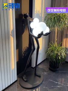 Nordic Sculpture Floor Lamp with Long Arm Holding Ball Design Living Room Sofa Lamp Decorative Lamp for Showroom And Home