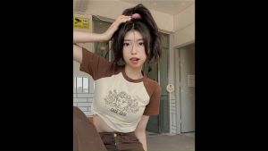 [COD & Local] ผู้หญิงฤดูร้อนแขนสั้นเสื้อยืดแฟชั่นรูปแบบนามธรรมพิมพ์หลวม ๆ เปิดด้านบนสะดือ