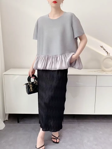 Miyake เสื้อยืดรอบคอหลวมแขนสั้นผู้หญิงเสื้อจับจีบฤดูร้อน2025