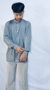 Baju Koko Pria Bordir Elegan Warna Hitam dengan Border Kuning - Gaya Modern Kaos Lengan Penuh