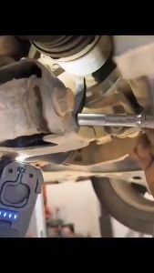 Automotive Tool Pry Bar Wrench Adapter Head / Bullhorn Half Shaft Removal Tool / Efficient Pry Bar Wrench Adaptor