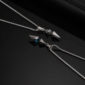 สร้อยคอฮิปฮอปพร้อมจี้รูปสี่เหลี่ยมขนมเปียกปูนทำจากสเตนเลสของผู้ชายทำจากเพทาย