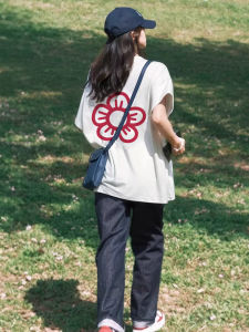 Áo Thun Cotton Tay Ngắn Cổ Tròn Dáng Rộng Màu Trắng Mùa Xuân 2025 Cho Nữ in Họa Tiết Phong Cách Đường Phố Thường Ngày