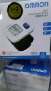 Omron เครื่องวัดความดันข้อมือ HEM-6161 (รุ่นที่ 6) ประกันศูนย์ไทย 5 ปี