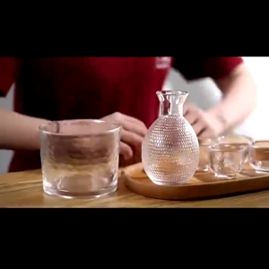 Stock 6-pcs Sake jug glass wine cup tea cup wine warmer hot wine jug gold edge / transparent wine set