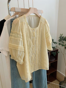 เสื้อเชิ้ตแขนสั้นสีเหลืองสำหรับผู้หญิง ทรงหลวม ปกปิดหน้าท้อง ทรงเข้ารูป เสื้อผ้าทำงานสไตล์ฝรั่งเศส ทรงเดี่ยว ทรงไม่สมมาตร