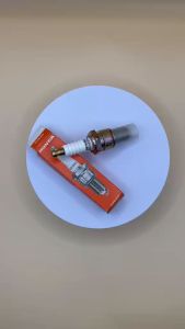 หัวเทียน NGK / Denso  รถมอเตอร์ไซค์ 2 จังหวะ Honda LS / Dash / Nova / NSR ของแท้ 100% จากศูนย์ฮอนด้า