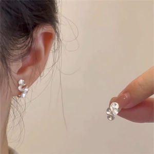 Elegant Geometric 925 Silver Needle Ear Studs Womens Fashion Jewelry Subtle Design Luxury Feel Cream Flower Ear Cuffs