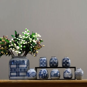 Jingdezhen Ceramic Vase Vintage Hand Painted Blue and White Warm Flower Ware Japanese Zen Succulent Plant Flower Pot