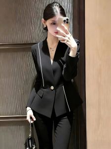 QFN | Stylish And Elegant Black Slim Waist Womens Jacket