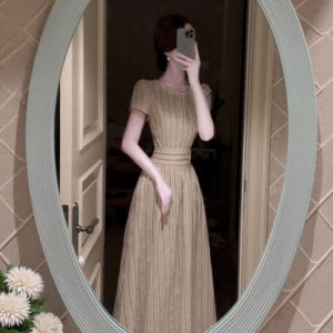 CHANGTONG | ชุดเดรสสั้นลายทางสไตล์ฝรั่งเศสย้อนยุค แขนสั้น ทรงเข้ารูป สำหรับผู้หญิงวัย 18-24 ปี ชุดทำงานฤดูร้อน สไตล์หวานๆ