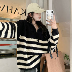 เสื้อยืดแขนยาว เสื้อผู้หญิง เสื้อแฟชั่น คอปกถักเชือกด้านหน้า คอปกถักแฟชั่น เสื้อไหมพรมลายขวาง