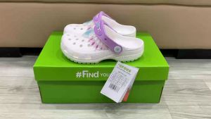 Dép sục crocss trẻ em Classic FunLad I Am Frozen II Clog Chính Hãng full box hình bông tuyết