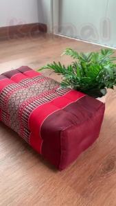 SiamLatex หมอนขิด หมอนสี่เหลี่ยมภาคอีสาน Kamal ผ้าไทยโทนเย็บแบบ 3 ลอน ขนาดกะทัดรัด ผลิตจากผ้าคอตตอนเบลนด์