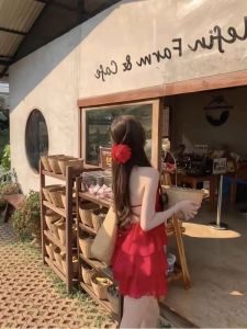 Summer Vacation Style Off-Shoulder Red Dress Womens Sweet Strapless A-Line Mini Dress Ins Style Natural Waist Lightweight No-Sleeve