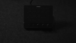Ulanzi D200X All-in-One Creative Deck Desktop Control USB Hub HDMI Port Memory Card Reader for Video Photo Post-Processing Smart Lighting Studio Livestreaming