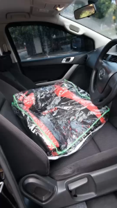 ชุดหุ้มเบาะรถยนต์ ขนาดตรงรุ่น VIGO แบบสวมทับ คู่หน้า (N) สี แดง-ดำ