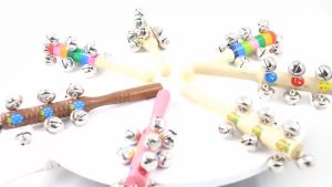 Xúc xắc lục lạc cầm tay bằng gỗ màu cầu vòng đồ chơi âm thanh cho bé sơ sinh