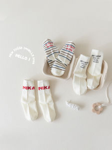 ถุงเท้าเด็กผ้าฝ้ายแท้ครึ่งแข้งลายตัวอักษรสไตล์เกาหลีฤดูใบไม้ผลิและฤดูใบไม้ร่วงสำหรับเด็กผู้ชายและเด็กผู้หญิง ถุงเท้ากีฬาแฟชั่น