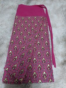 ผ้าถุงผ้าฝ้ายทอลาย ตัดเย็บแล้ว ขนาดฟรีไซค์ มีสายผูกเอวพร้อมใส่ เย็บชายแล้ว